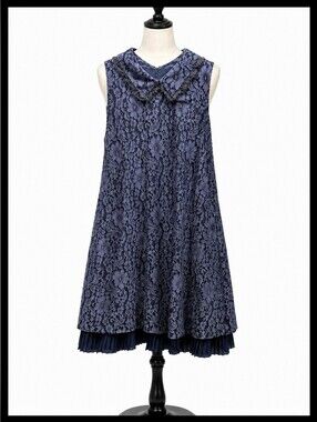 NANETTE LEPORE Lace Shift Dress. EUC.